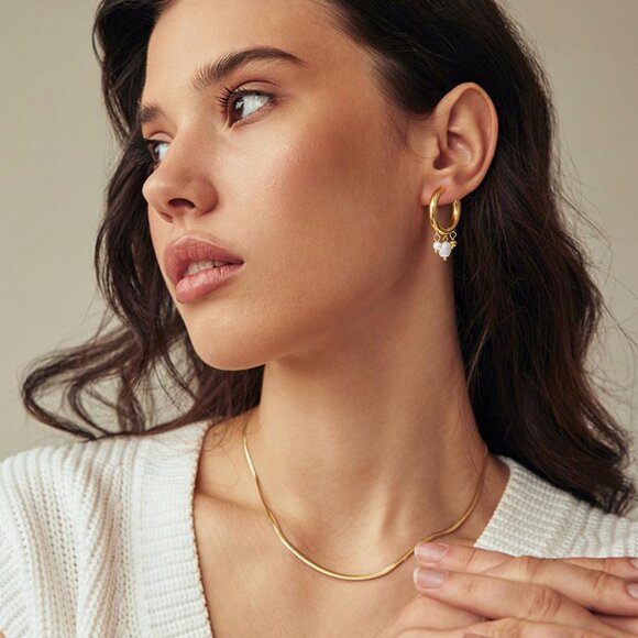 Trendy Gold Hoop Earrings for Women, Small Huggie Style, Heart Drop Dangle, 18K - Picture 4 of 8